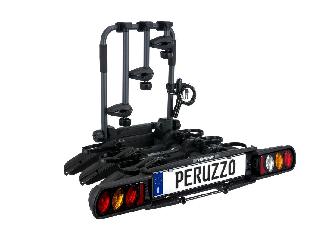Close-up van de veilige en snelle sluitmechanismen van de Peruzzo Pure Instinct 3, een topkeuze fietsendrager voor elke Tesla-eigenaar.