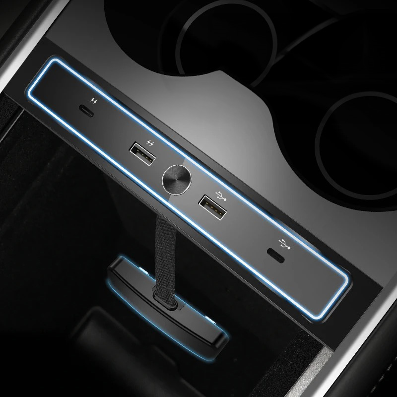 Tesla accessoires: Premium 4-in-1 USB Hub, de perfecte upgrade voor Model 3/Y in Nederland.