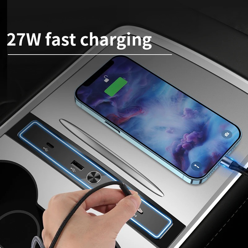 Tesla accessoires in actie: Nederlandse Model Y interieur getransformeerd met de USB Hub.