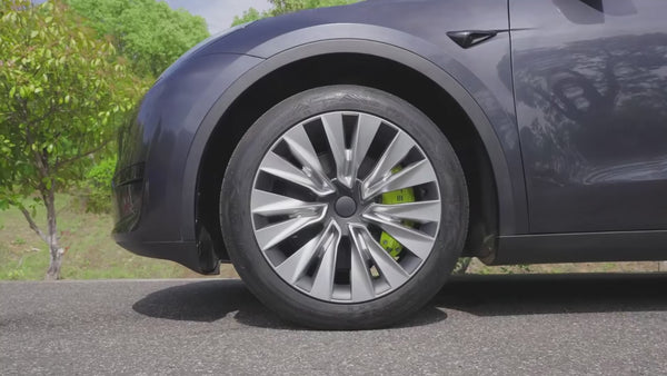 Video montage van Wieldoppen Tesla Model Y 19 inch Supernova op originele Gemini velgen. Tesla Model Y wieldoppen 19 inch installatie en resultaat op Model Y velgen.