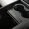 Usb Hub Tesla Model Y 2025+ Juniper in de middenconsole geplaatst, perfecte OEM-look voor jouw Tesla Model Y met snelle usb c oplaadmogelijkheden.