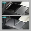 Tesla Model Y Center Console Usb Hub naadloos geïntegreerd, voorzien van stijlvolle LED-verlichting voor een moderne uitstraling binnenin de auto.