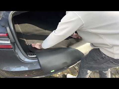 2befair Laadklepbeschermingsmat in kofferruimte van Tesla: duurzaam, antislip, scheurbestendig, eenvoudig te reinigen en geschikt voor diverse voertuigen.